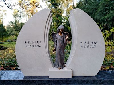 Doppelgrabmal in klassischer Gestaltung