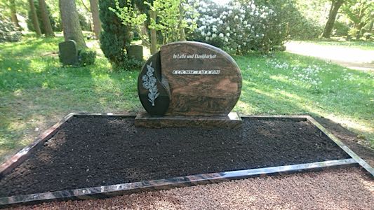 Doppelgrabmal in zeitloser Gestaltung