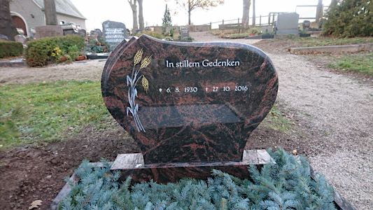 Doppelgrabmal in handwerklicher Ausführung