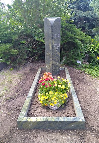 Einzelgrabmal in zeitloser Formgebung