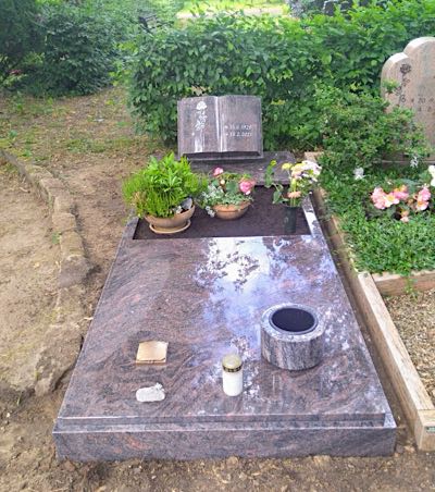 Einzelgrabmal in zeitloser Form