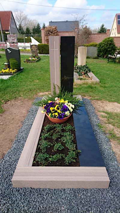 Individuelles Einzelgrabmal aus Stein