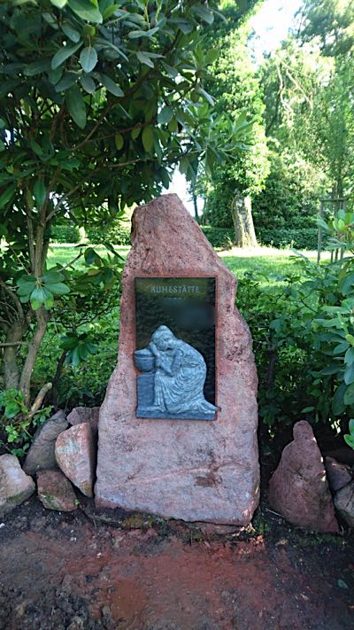 Einzelgrabmal in zeitloser Formgebung