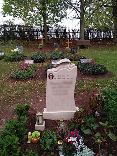 Einzelgrabmal mit zeitloser Wirkung