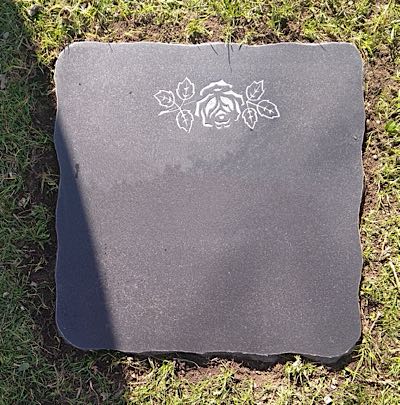 Liegestein in schlichter Gestaltung