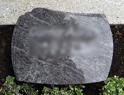 Liegestein in handwerklicher Ausführung