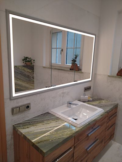 Naturstein in schlichter Formgebung