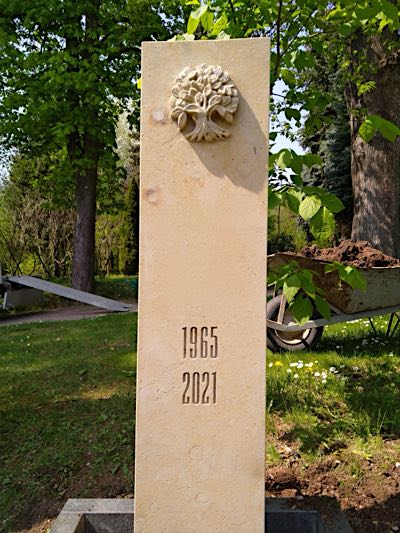 Zeitlos gestaltetes Ornament