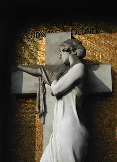 Restauration mit sorgfältiger Reinigung