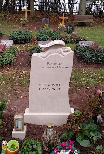 Urnengrabmal in zeitloser Gestaltung