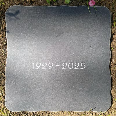 einfache Platte als Liegestein