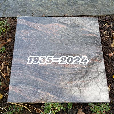 individuelle Platte als Liegestein