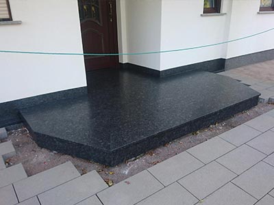 Naturstein Treppe-Eingang